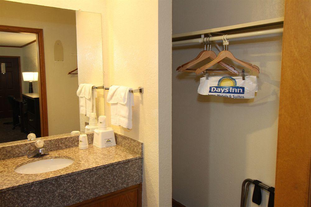 Days Inn Kansas City-Worlds Of Fun 外观 照片