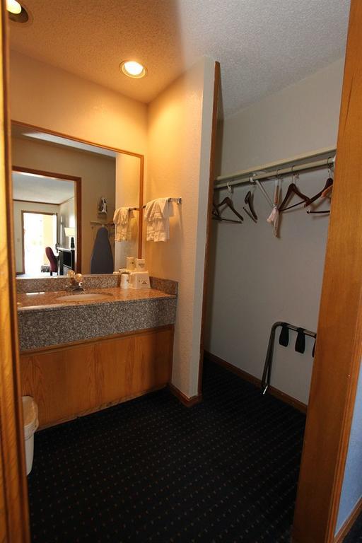 Days Inn Kansas City-Worlds Of Fun 外观 照片