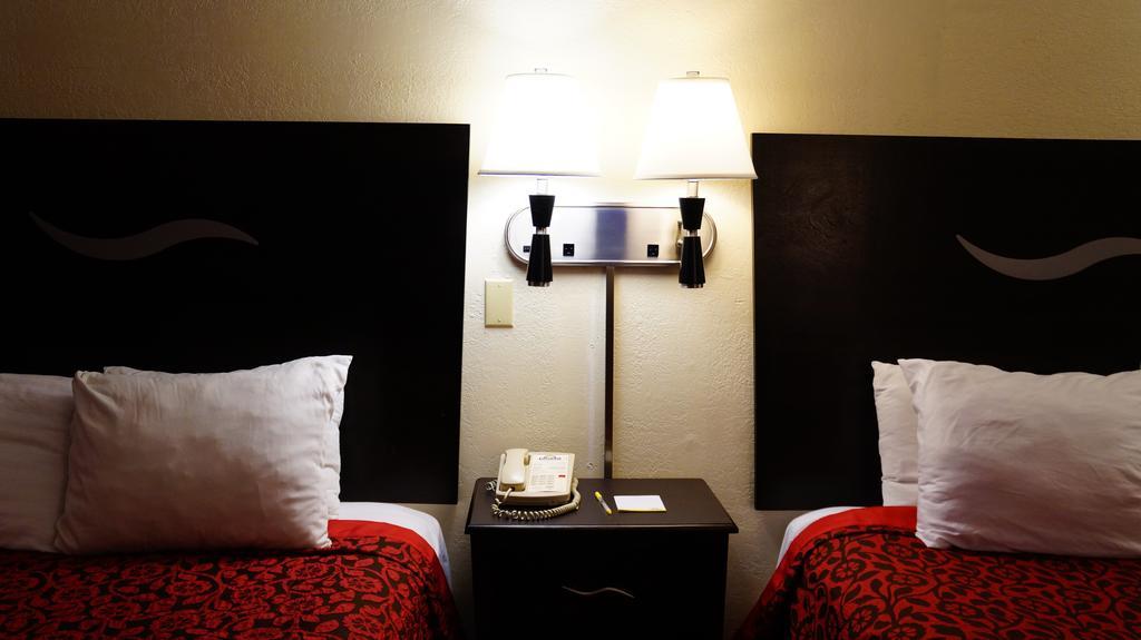 Days Inn Kansas City-Worlds Of Fun 客房 照片