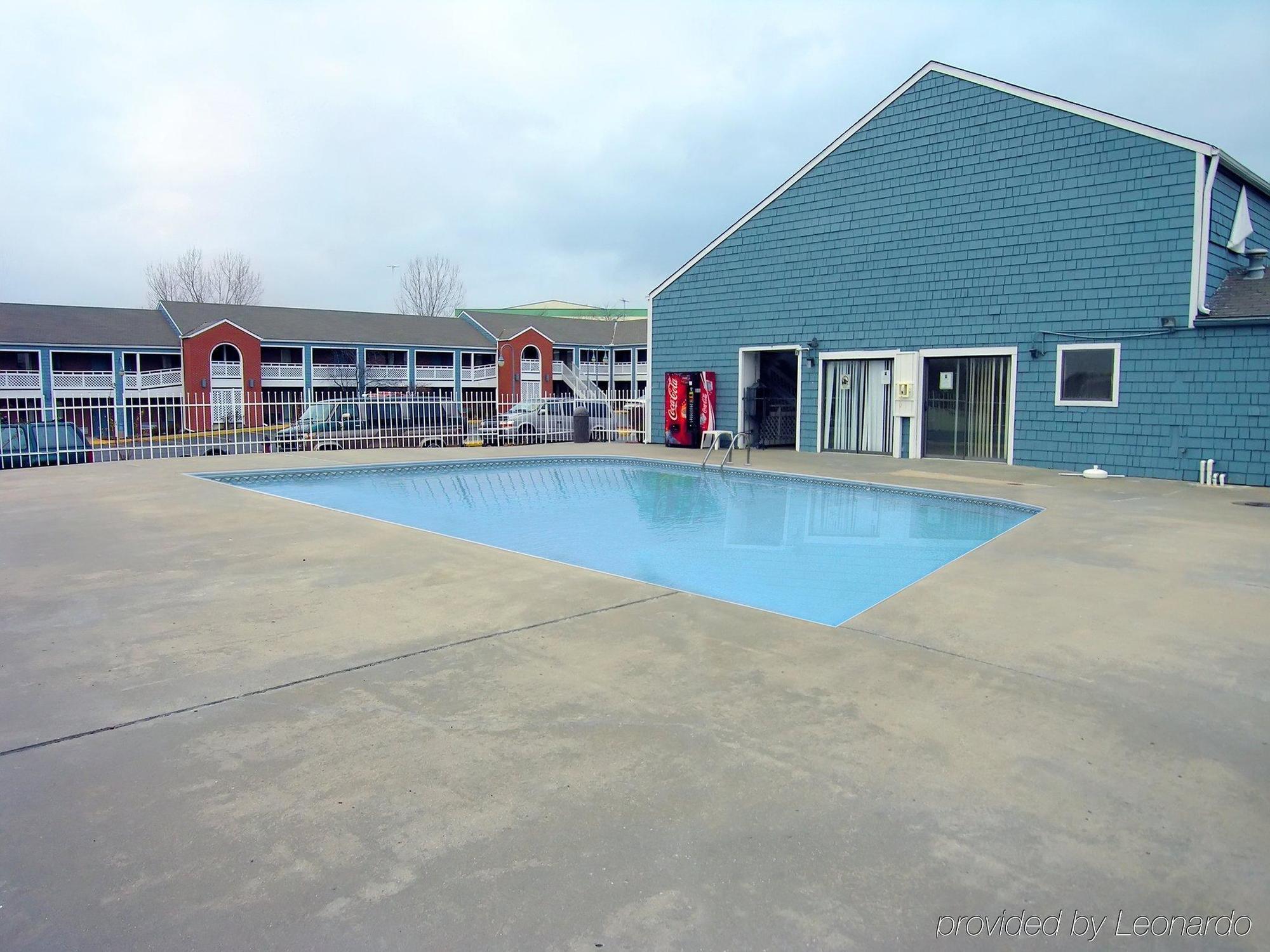 Days Inn Kansas City-Worlds Of Fun 外观 照片