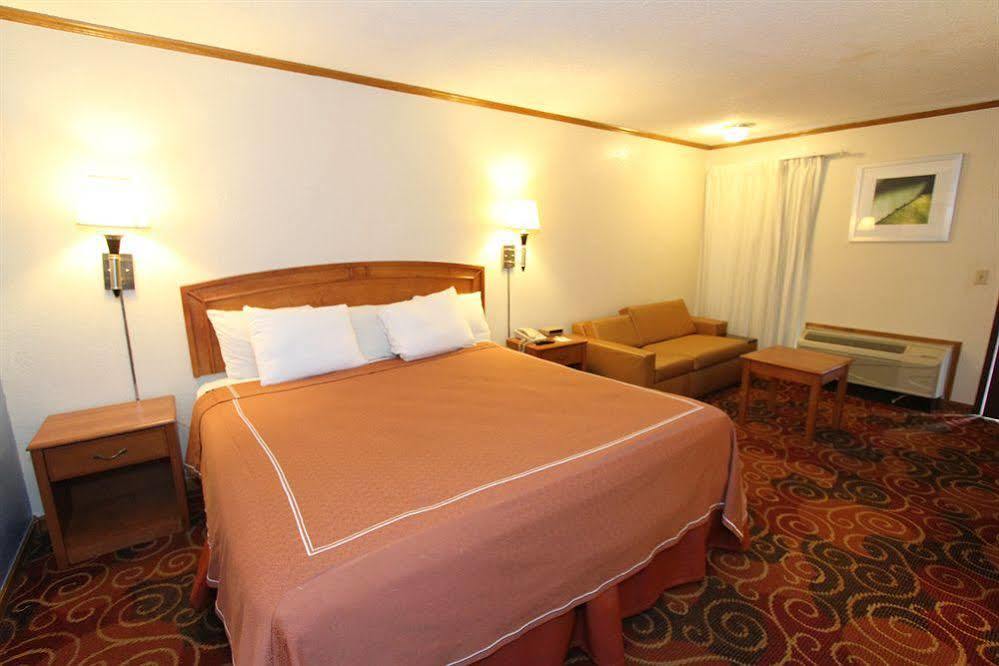 Days Inn Kansas City-Worlds Of Fun 外观 照片