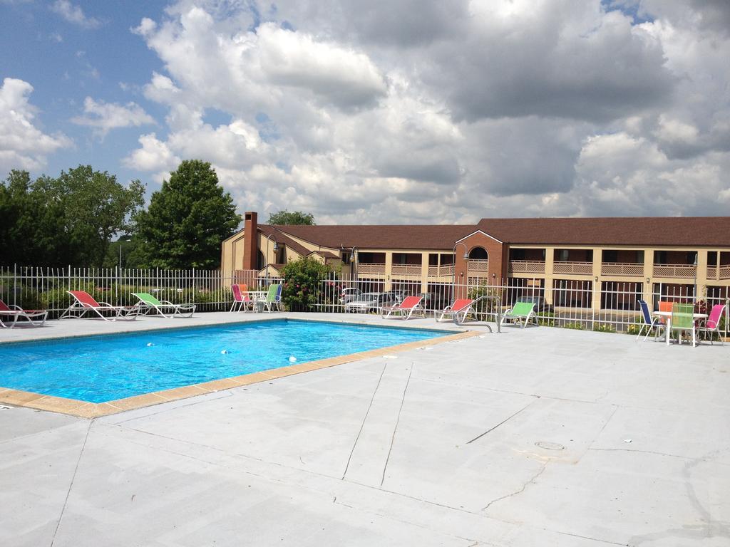Days Inn Kansas City-Worlds Of Fun 外观 照片